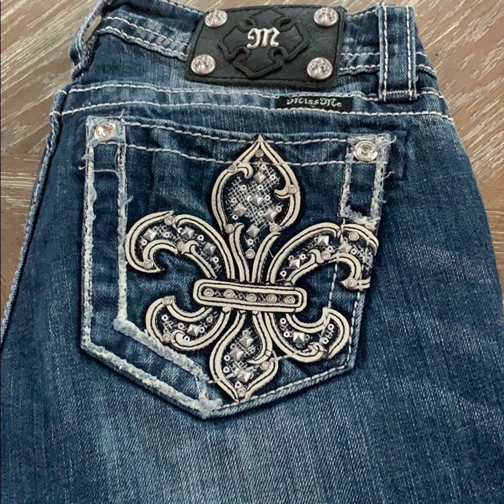 Miss Me Cuffed Capris